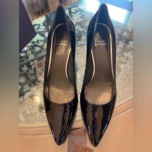 NWOT Women’s 7.5 Used Stuart Weitzman first class Black Patent dress shoe.